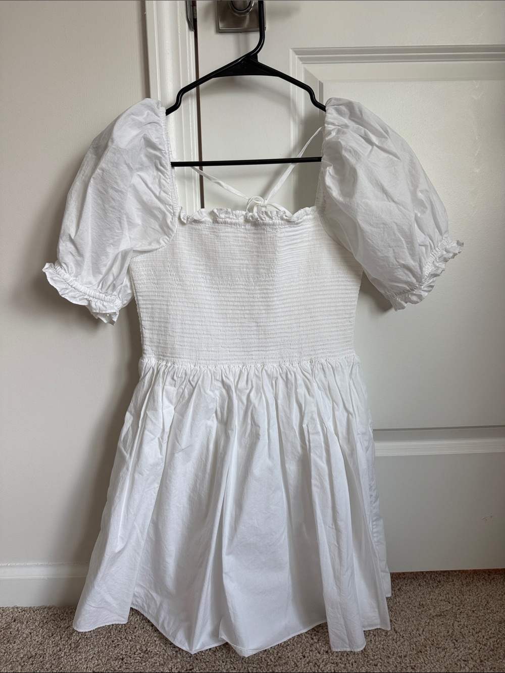 Aritzia White Puff-Sleeve Dress